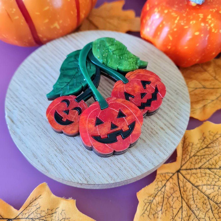 Jack O'Lantern Pumpkin Plant Brooch or Necklace - halloween pumpkin brooch, handmade acrylic