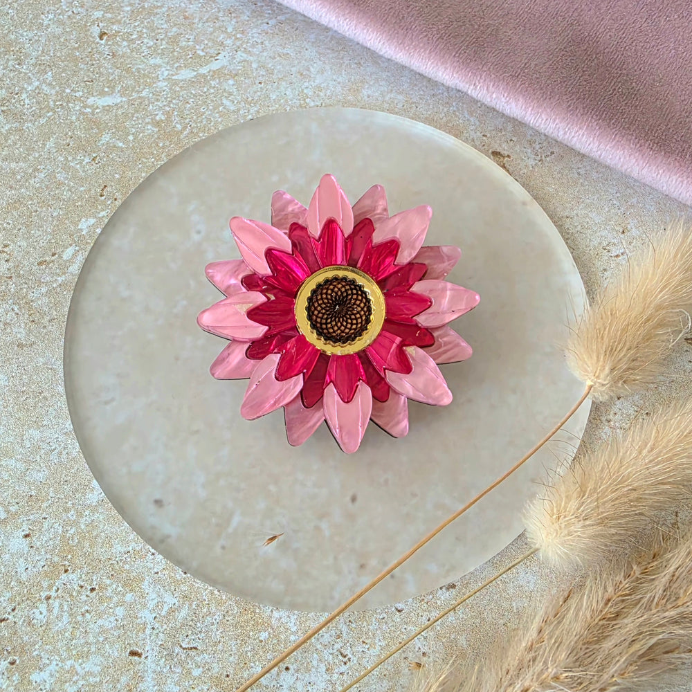 Gerbera daisy floral brooch or necklace - image 2