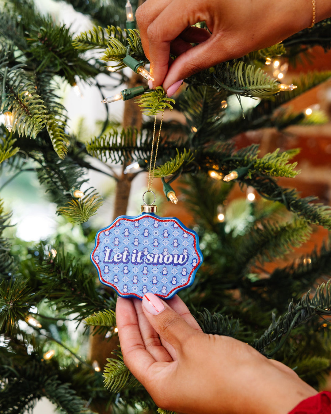 Scallop Ornament - Let It Snow