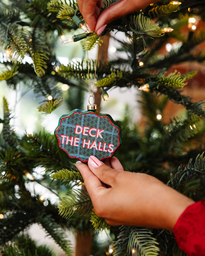 Scallop Ornament - Deck the Halls