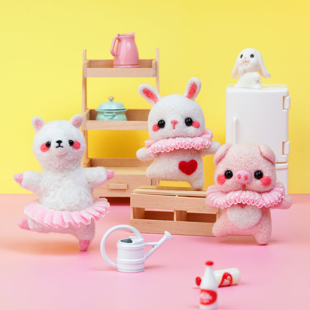 Piggy Needle Felting Kit. Wizardi DIY Wool Craft Kit F07N8-W188