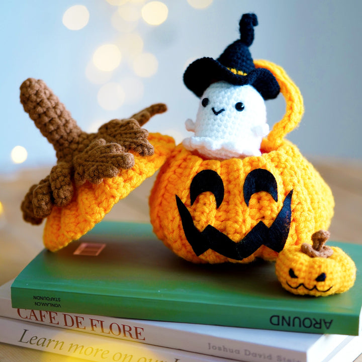 Pumpkin with Little Ghost. Halloween Amigurumi DIY Crochet Kit Wizardi F07N8-M102