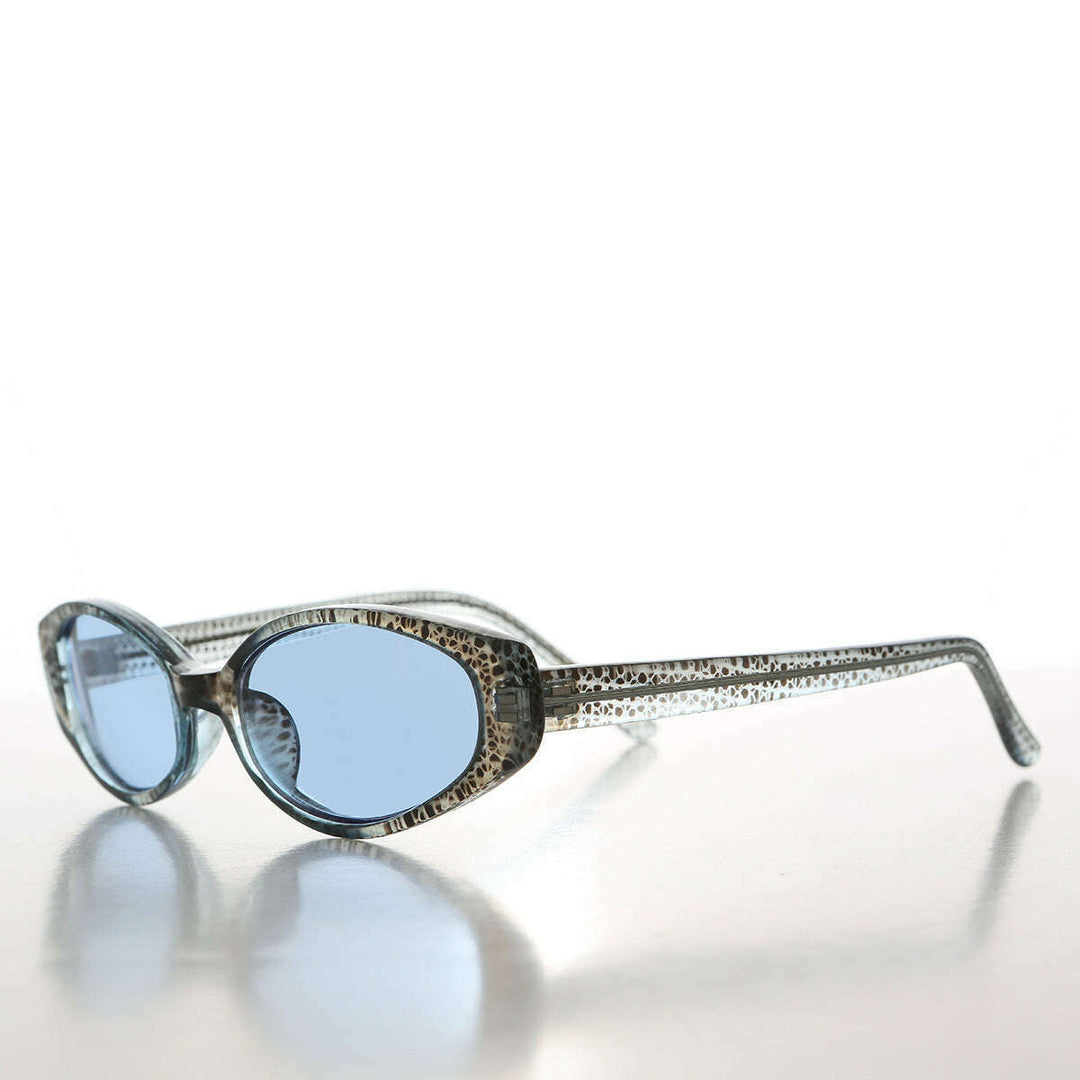 90s Oval Sunglasses with Tinted Lenses - Helena