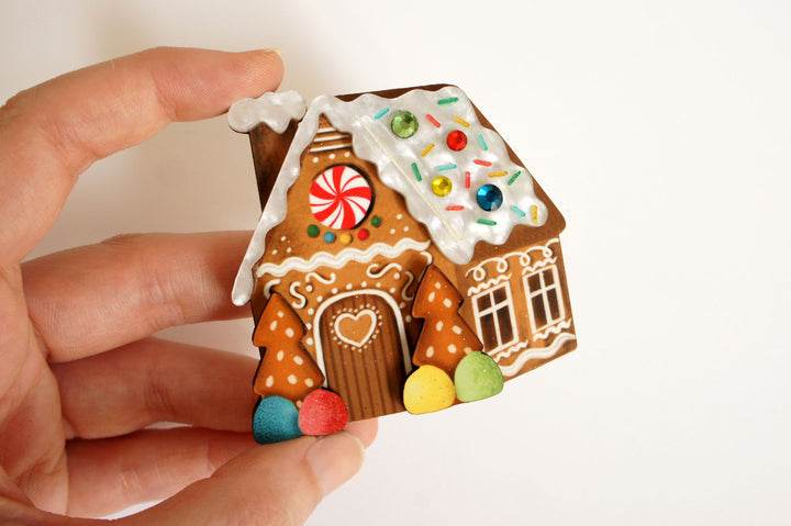 Gingerbread House Brooch by Laliblue