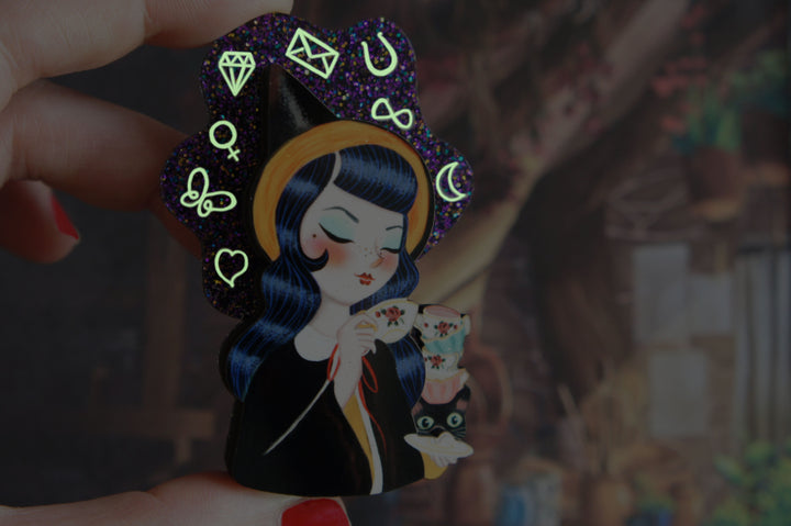Witch Reading Tasseomancy Brooch by Laliblue