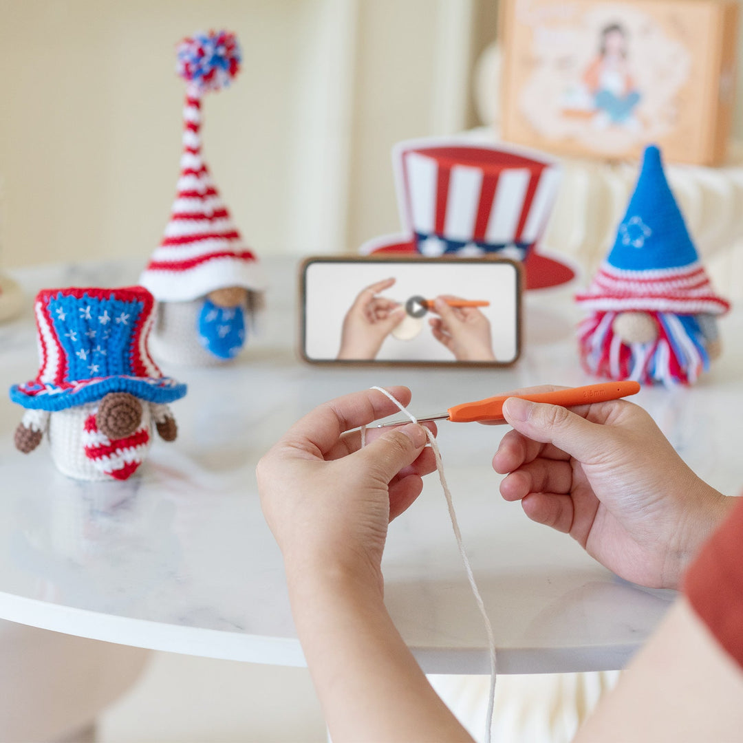Patriotic Gnome Amigurumi DIY Crochet Kit Wizardi F07N8-M195