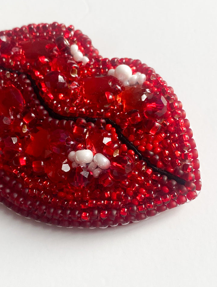 Passionate Kisses Bead Embroidery Brooch Decoration Kit by Abris Art AD-244