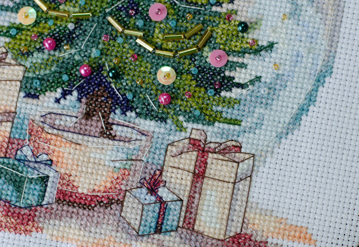 Counted Cross-stitch kit - Moment Before Christmas AH-255