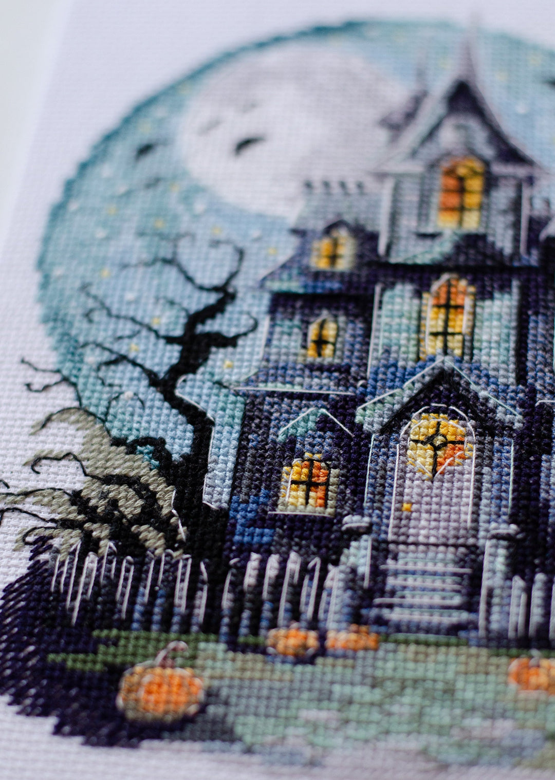 Cross-stitch kit - Haunted House AH-277