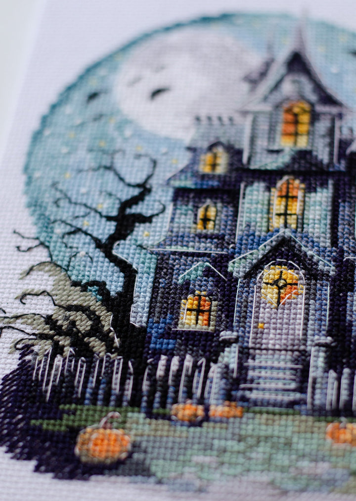 Cross-stitch kit - Haunted House AH-277