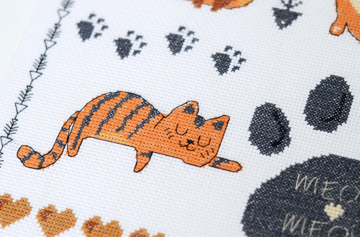 Cross-stitch kit - Meow-meow AH-281