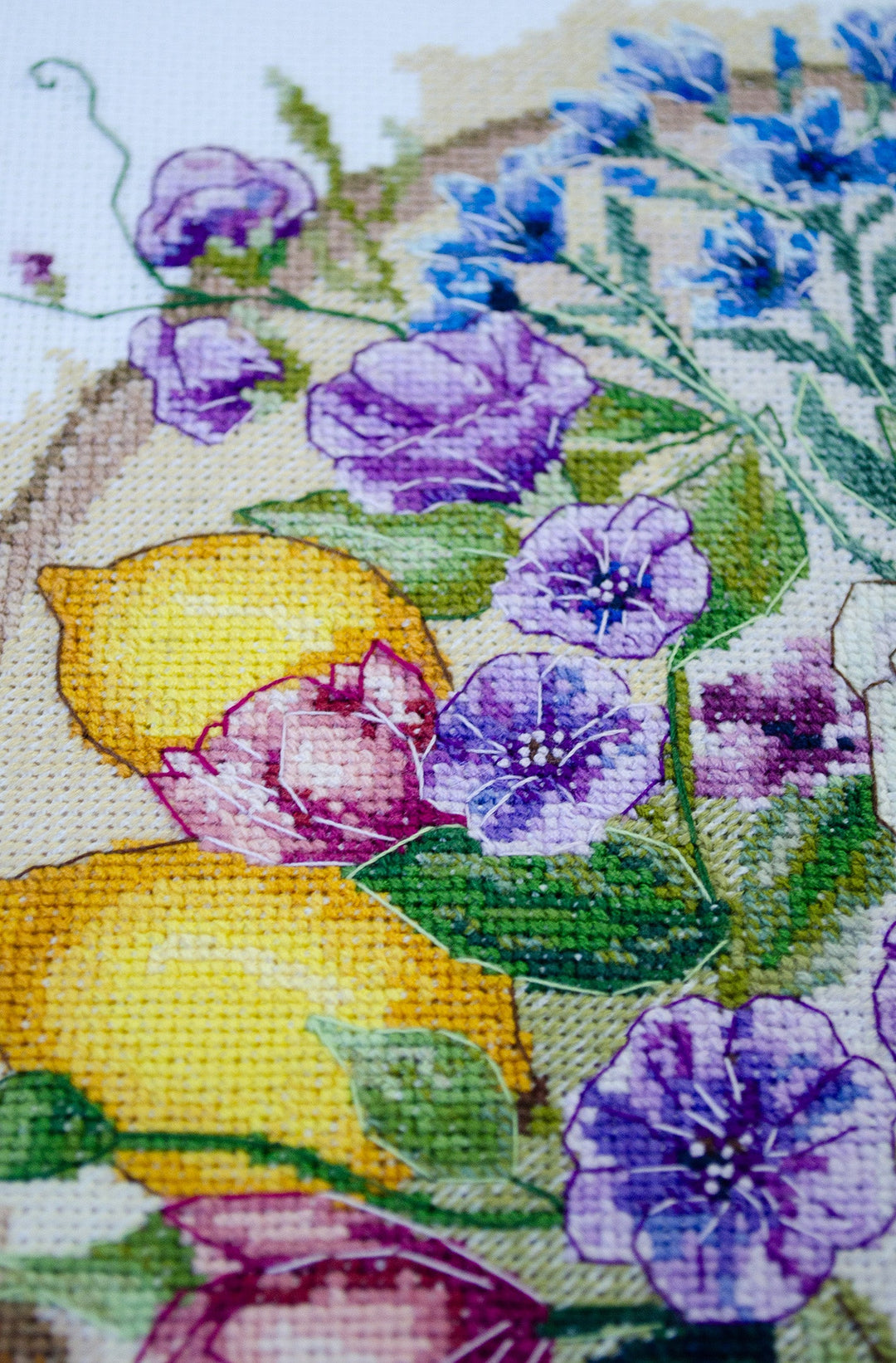 Cross-stitch kit - A floral moment AH-287