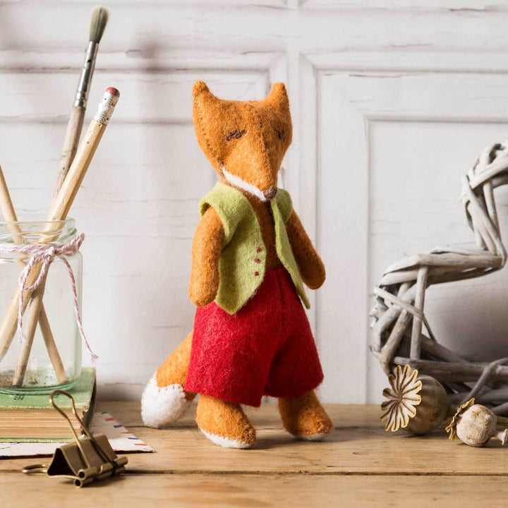 Fergus Fox Felt Craft Kit by Corinne Lapierre FEFOX1F