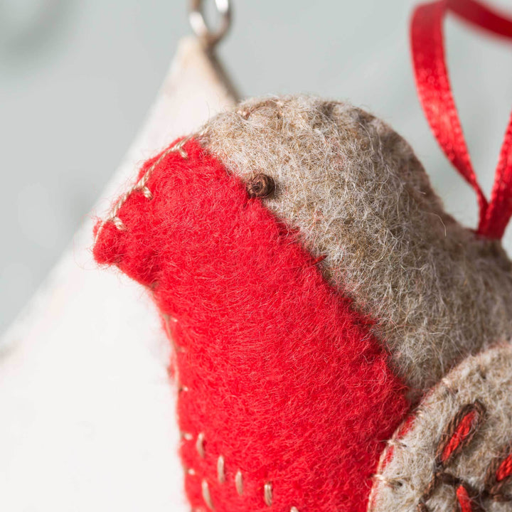 Embroidered Robin Felt Craft Mini Kit by Corinne Lapierre MKRBN1F