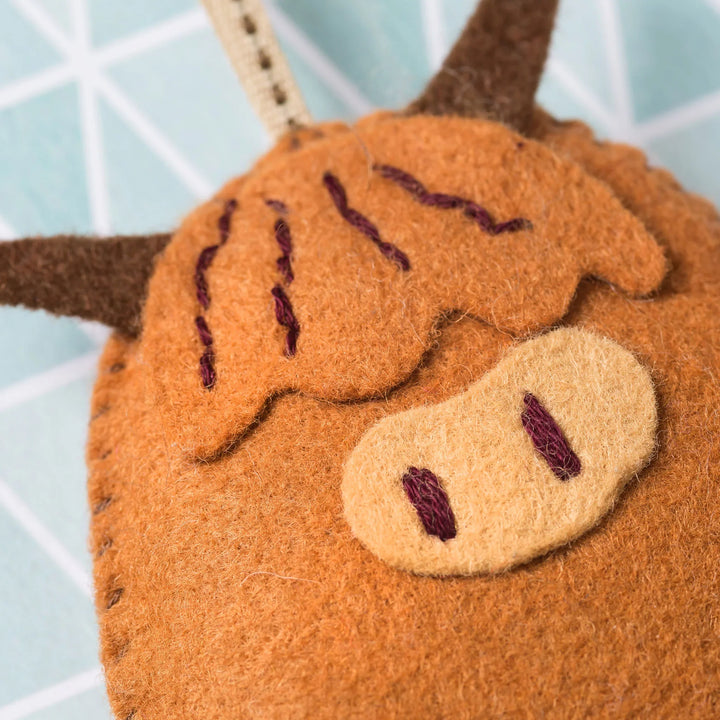 Highland Cow Felt Craft Mini Kit by Corinne Lapierre MKCOW1F