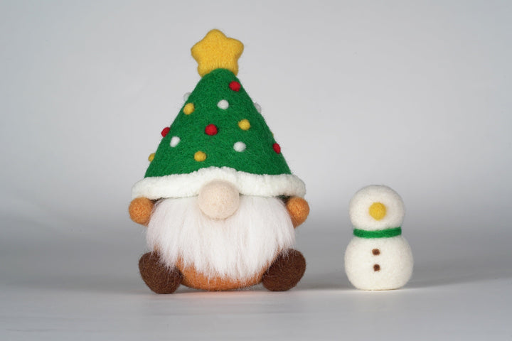 Green Christmas Gnome Needle Felting Kit. Wizardi DIY Wool Craft Kit F07N8-490