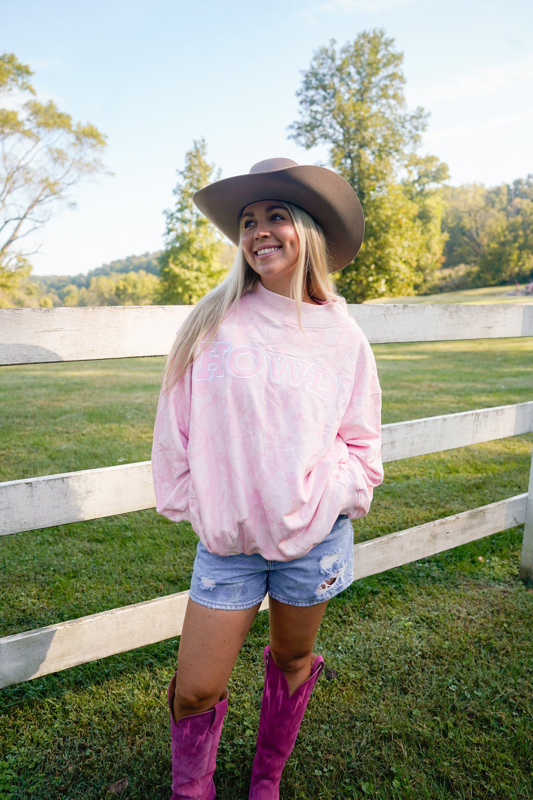 Howdy - Camo Vintage Crew-Neck Sweatshirt