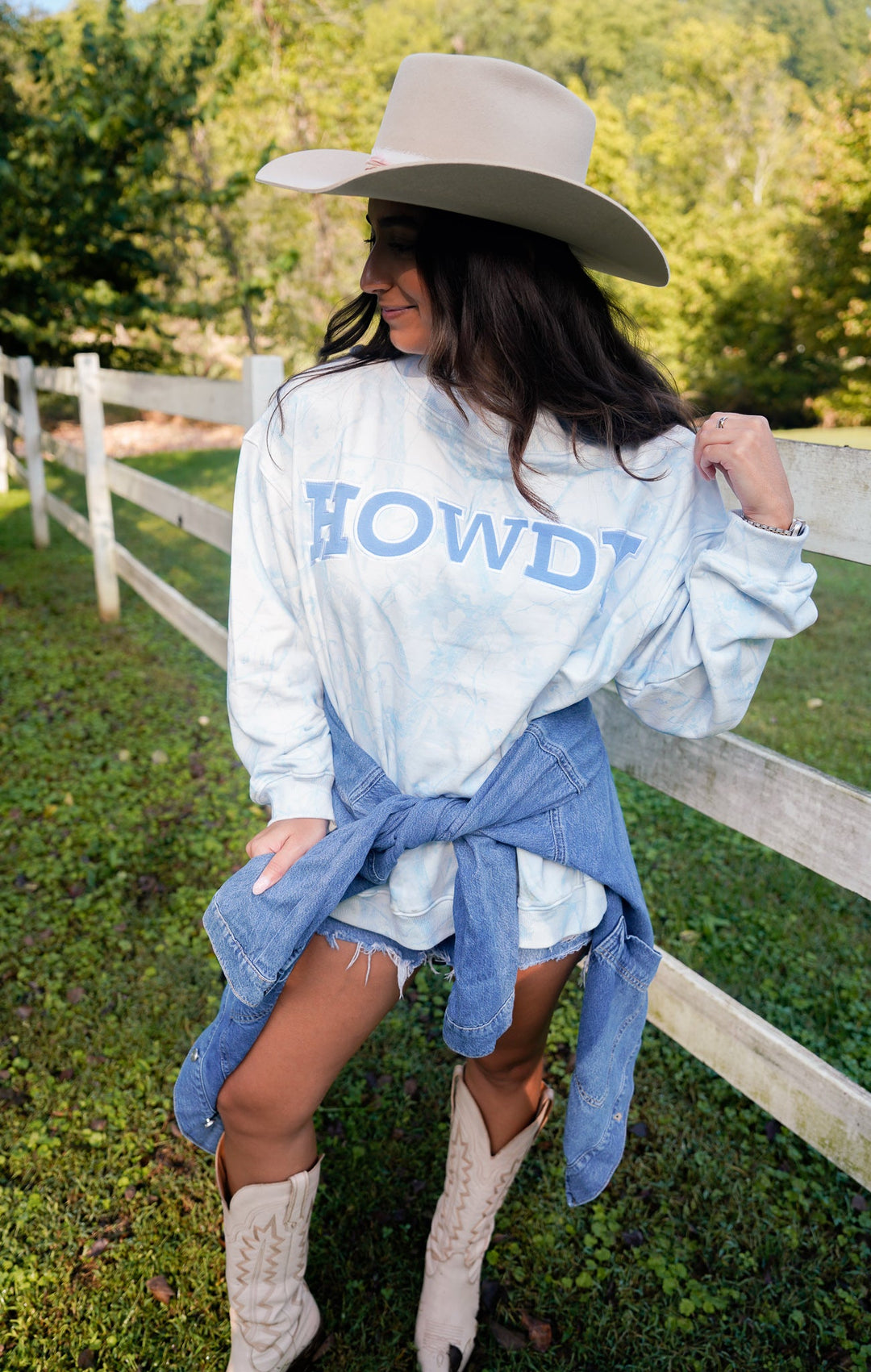 Howdy - Camo Vintage Crew-Neck Sweatshirt