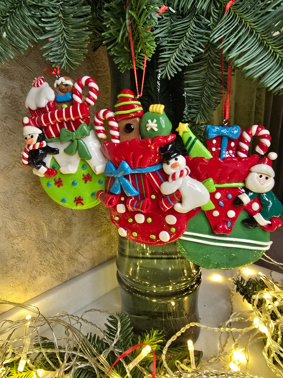 Christmas Ornament - Glossy Gingerbread Gift Bag with Snowman. Wizardi Festive Decoration F07-N2-11-AA440A
