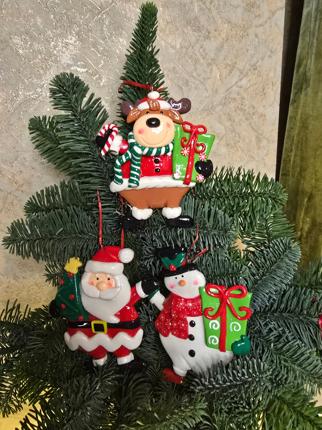 Christmas Ornament - Glossy Gingerbread Santa. Wizardi Festive Decoration F07-N2-13-SEE203A