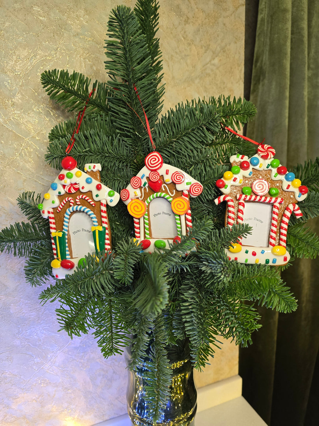 Christmas Ornament - Glossy Gingerbread Gingerbread House Frame. Wizardi Festive Decoration F07-N2-8-SEE200B