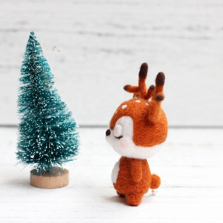 Deer Needle Felting Kit. Wizardi DIY Wool Craft Kit F07N8-W2