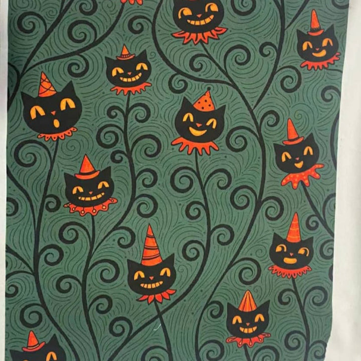 "Creeping Jack Vine" Black Vintage Cat Johanna Parker Exclusive - High-quality Handcrafted Vibrant Leggings