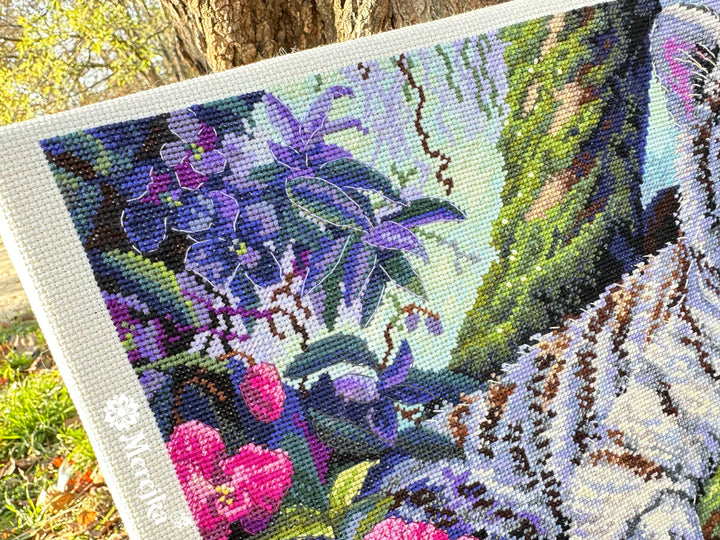 White Tiger K-260 Counted Cross-Stitch Kit