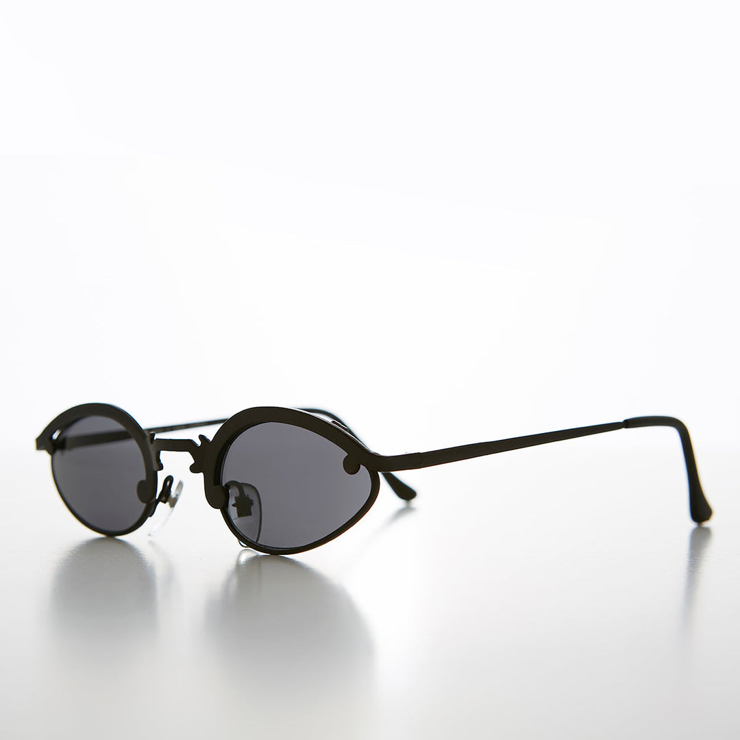 Unique Oval Metal Vintage 90s Sunglass - Lotus