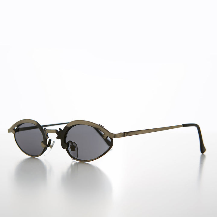 Unique Oval Metal Vintage 90s Sunglass - Lotus