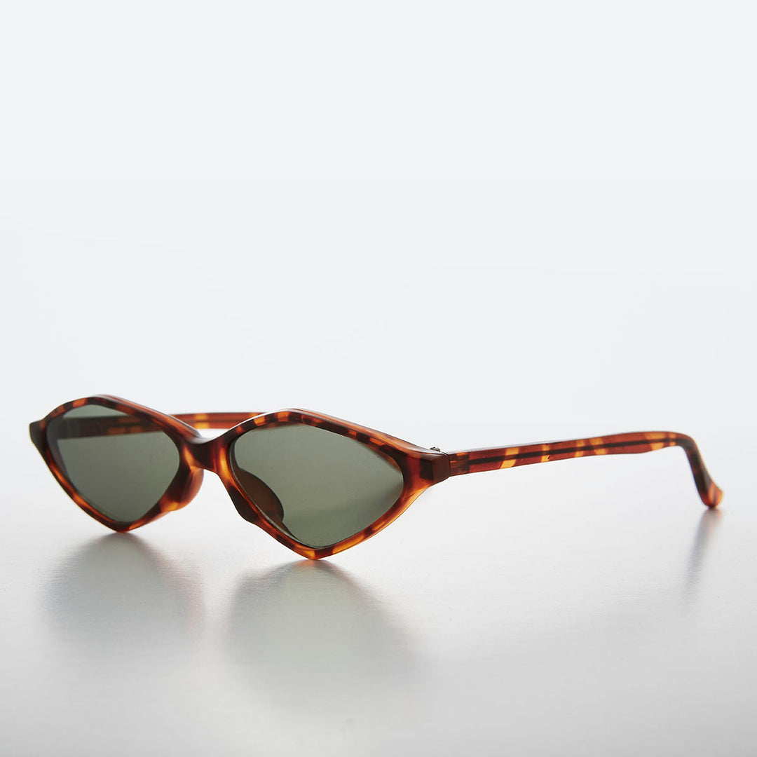 Pointy Diamond Futuristic Cat Eye Sunglass - Nikita