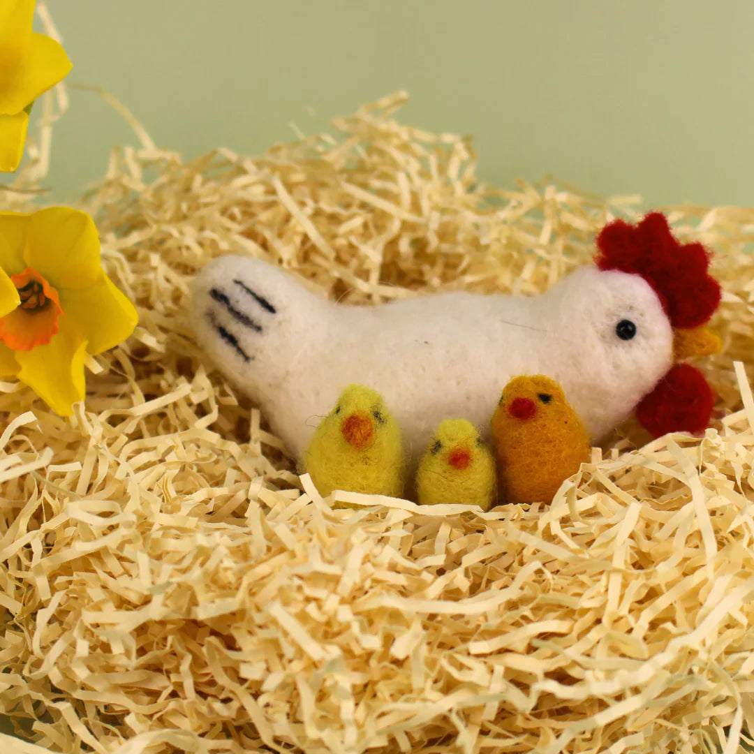 Round Hen with Chicks Needle Felting Kit by The Makerss KTS-RoundHenWithChicksComplete