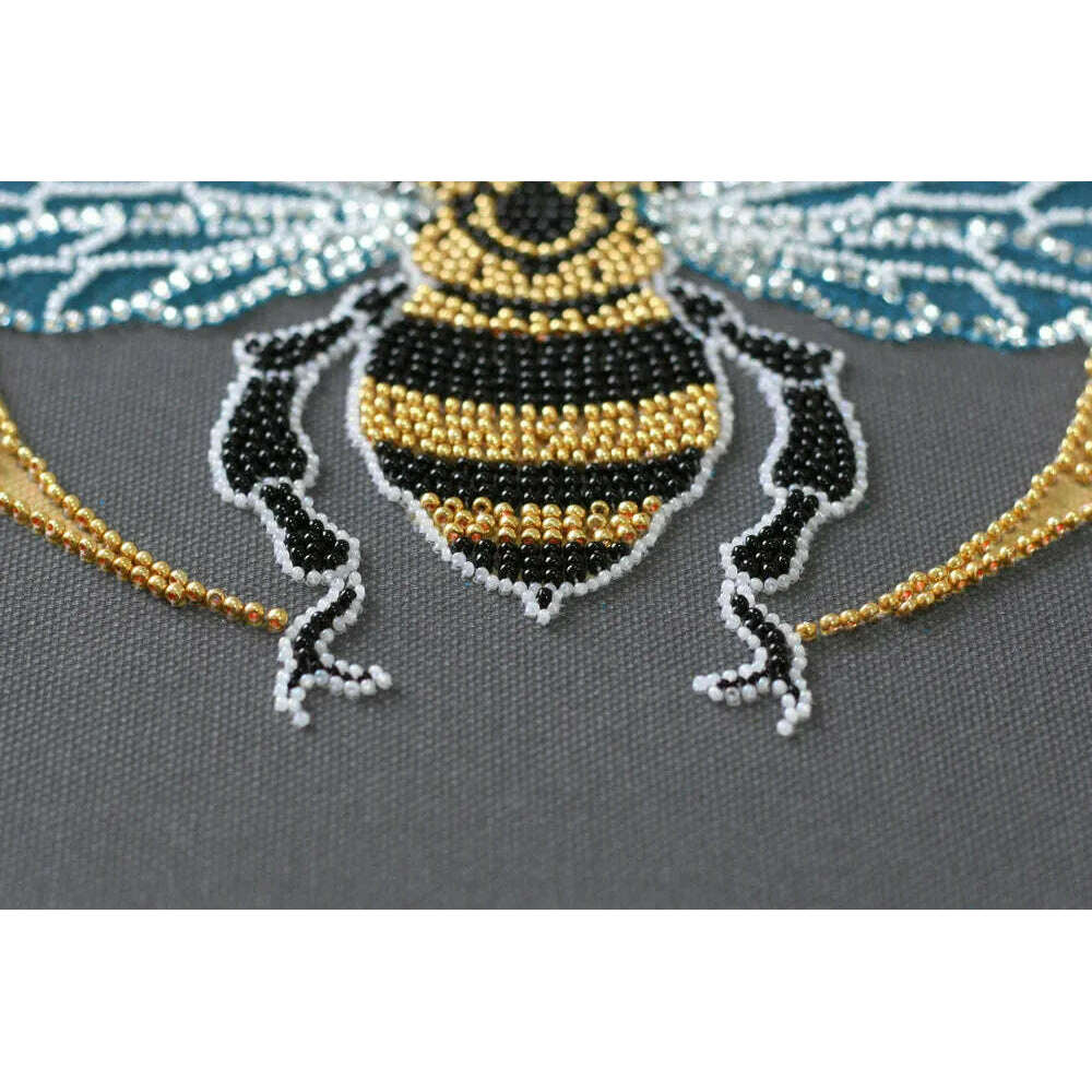 Bead Embroidery Kit - Bee in clover AB-831