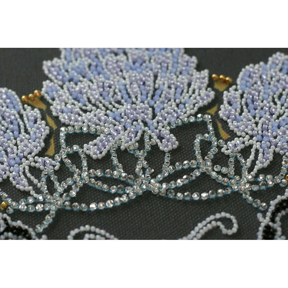 Bead Embroidery Kit - Bee in clover AB-831