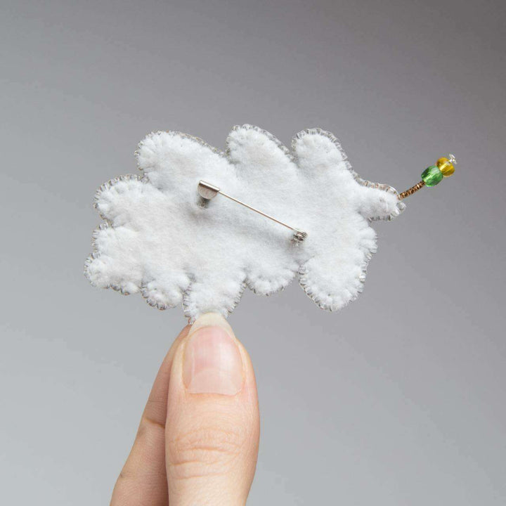 Beadwork kit for creating brooch Crystal Art Oak Leaf BP-334C