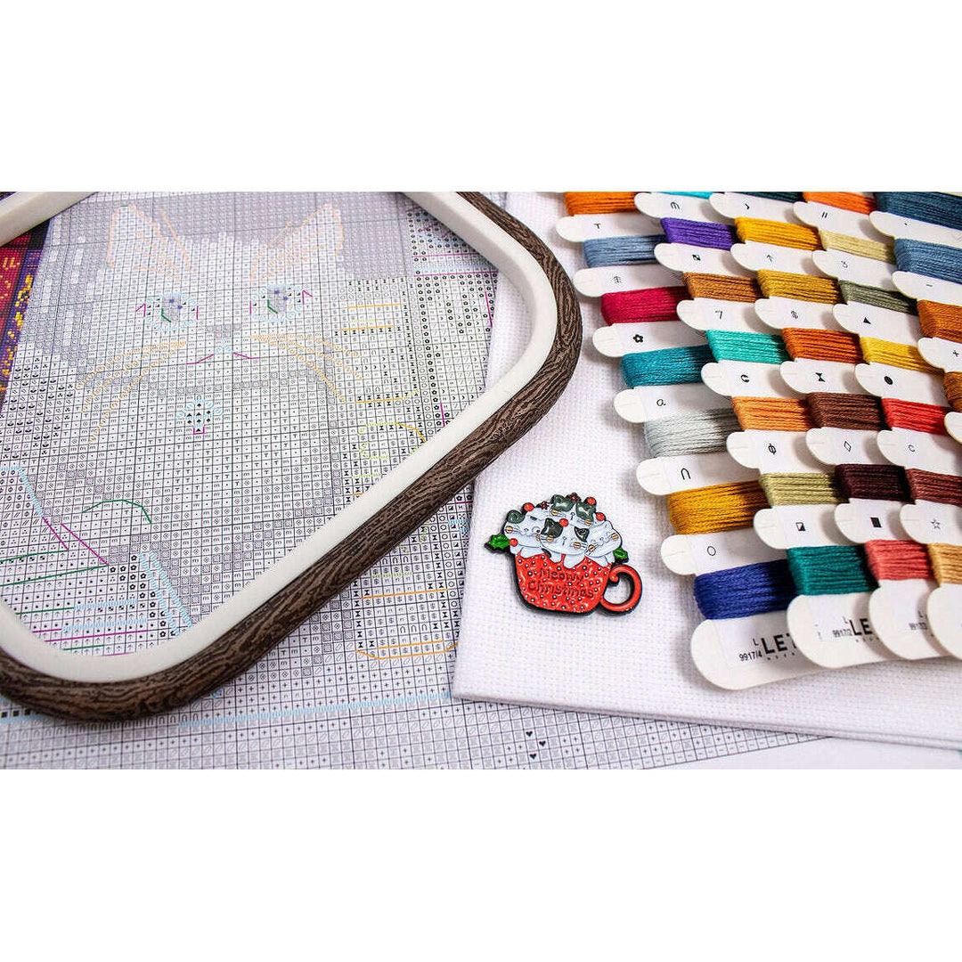 Bookshelf L9917 Counted Cross Stitch Kit