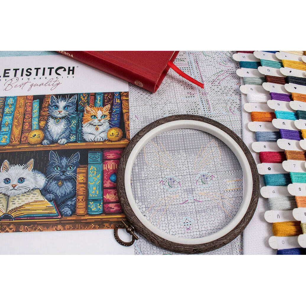 Bookshelf L9917 Counted Cross Stitch Kit