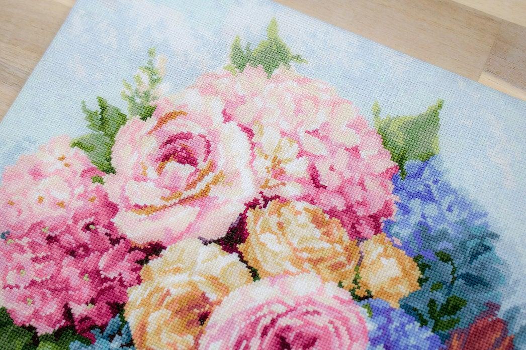 Bouquet B2371L Counted Cross-Stitch Kit