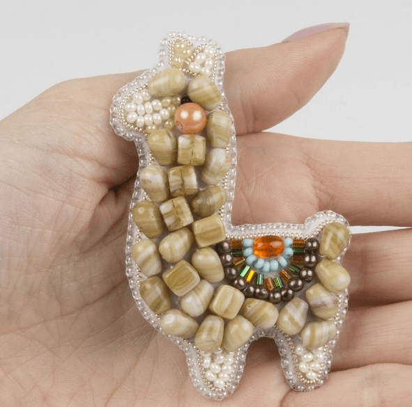 BP-289C Beadwork kit for creating brooch Crystal Art "Lama"
