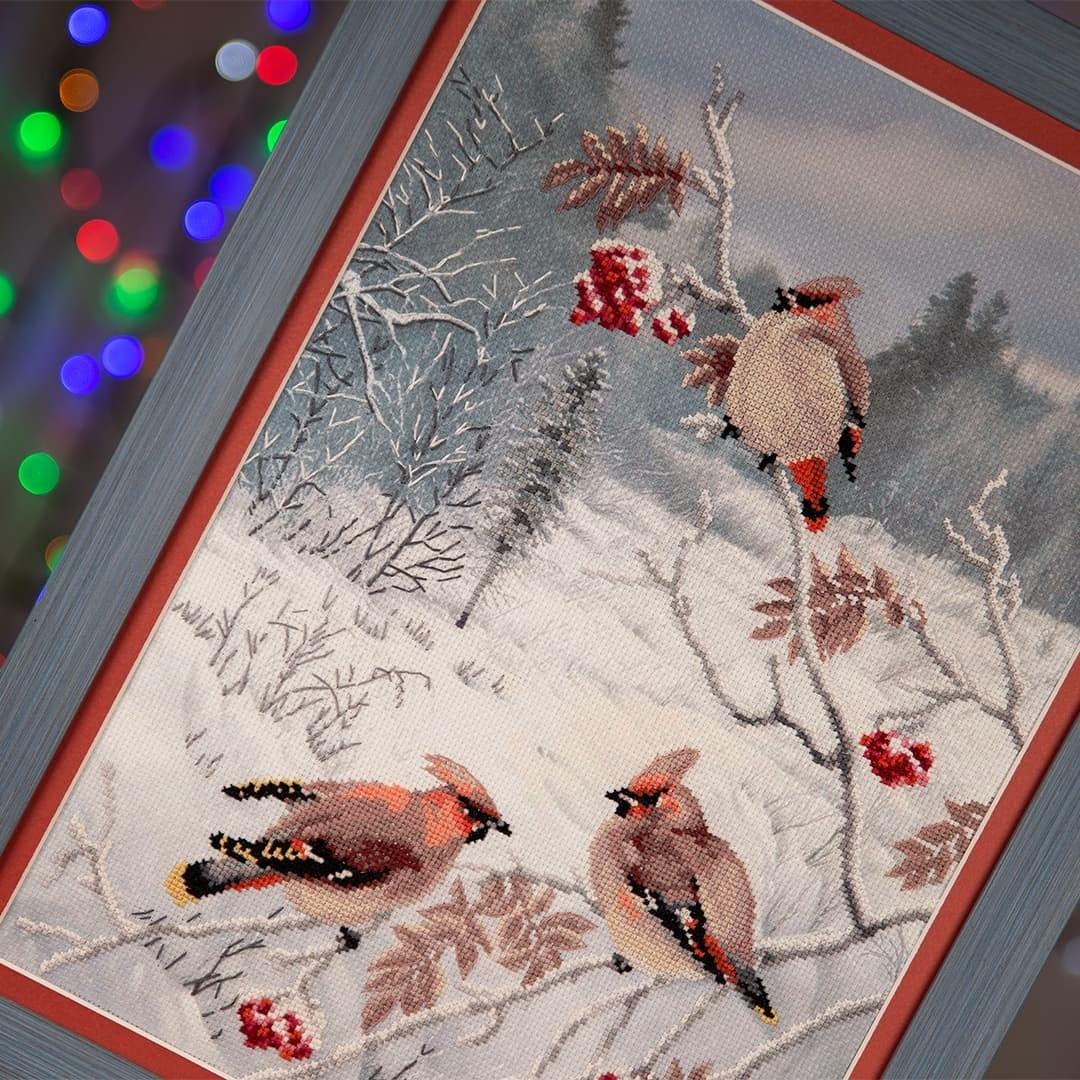 BT-528C Embellished stitch kit Crystal Art "Winter treat"