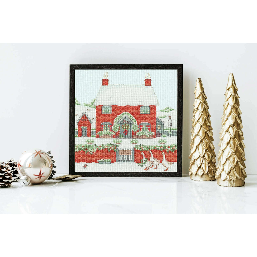 Christmas Cottage XSS17 Counted Cross Stitch Kit