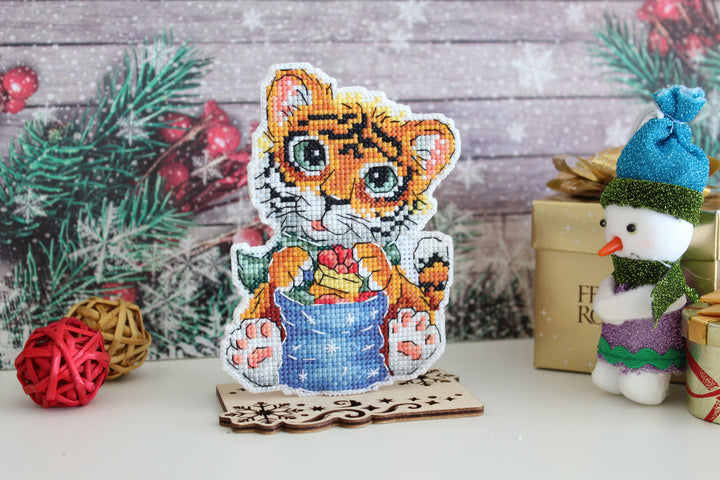 Christmas Tree Ornament. Baby Tiger P-588 Plastic Canvas Counted Cross Stitch Kit