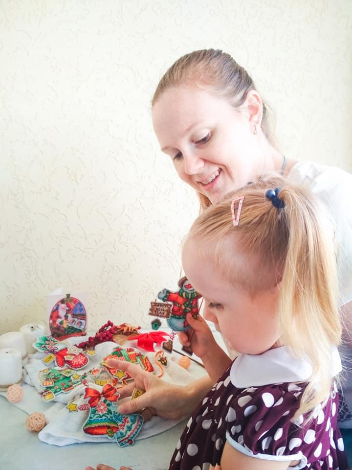 Christmas tree toy. Plastic Canvas Cross-stitch kit T-03C