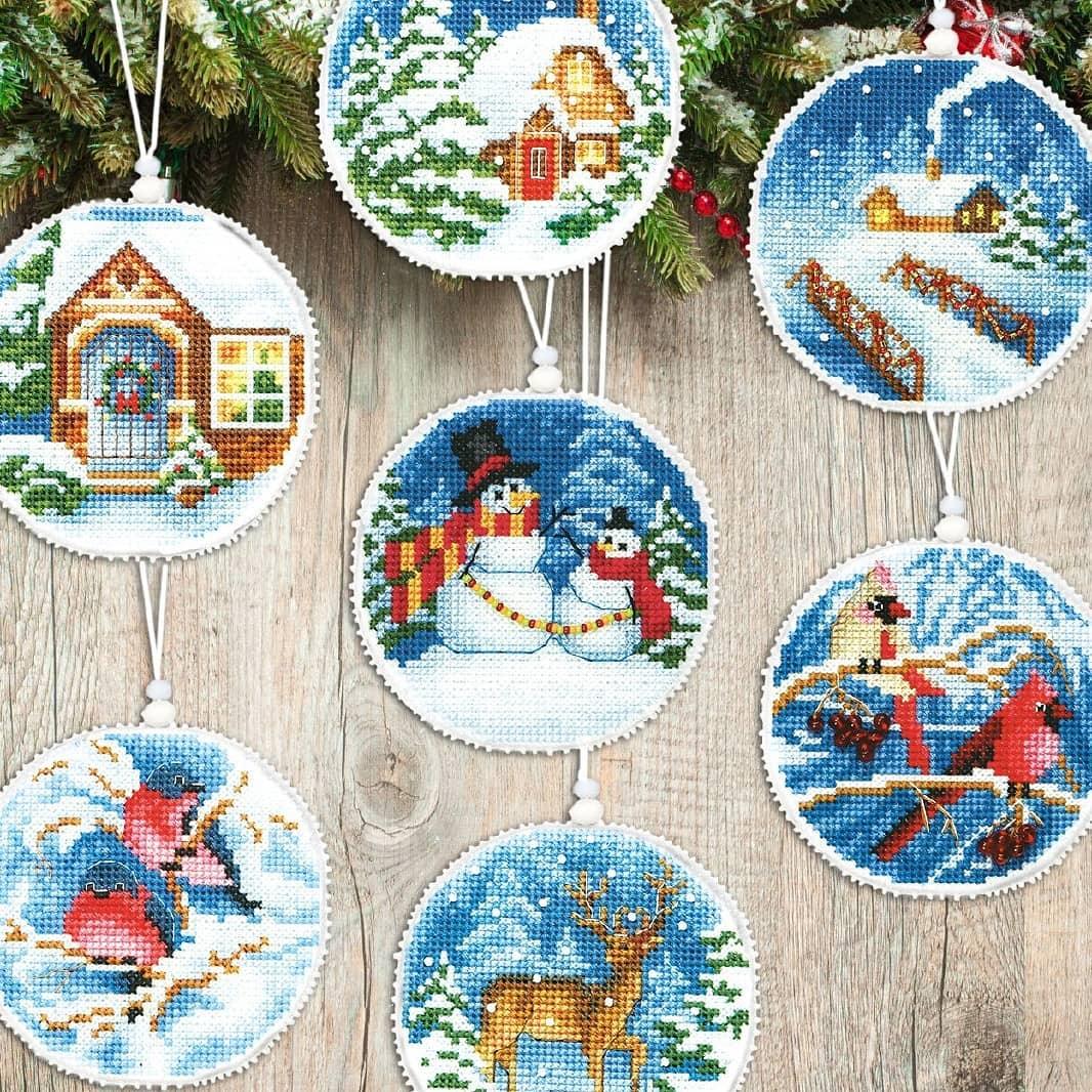 Christmas tree toy. Plastic Canvas Cross-stitch kit T-17C