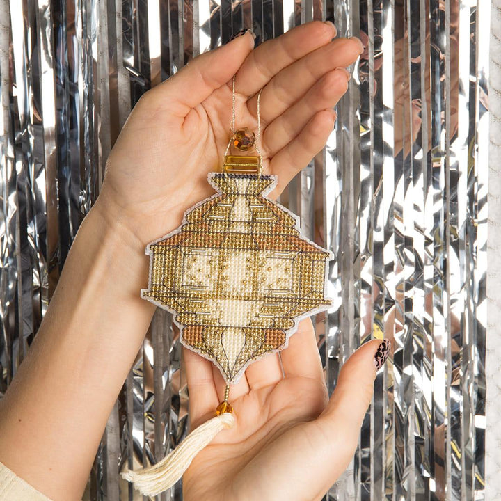 Christmas tree toy. Plastic Canvas Cross-stitch kit T-25C "Colorful lanterns"