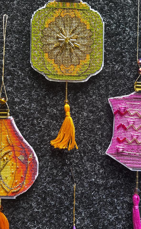 Christmas tree toy. Plastic Canvas Cross-stitch kit T-27C "Colorful lanterns"