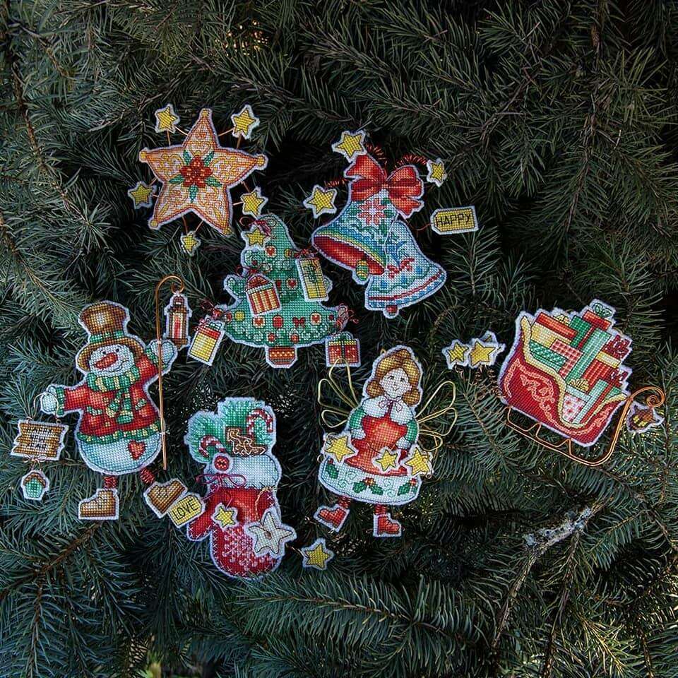 Christmas tree toy. Plastic Canvas Cross-stitch kit T-03C
