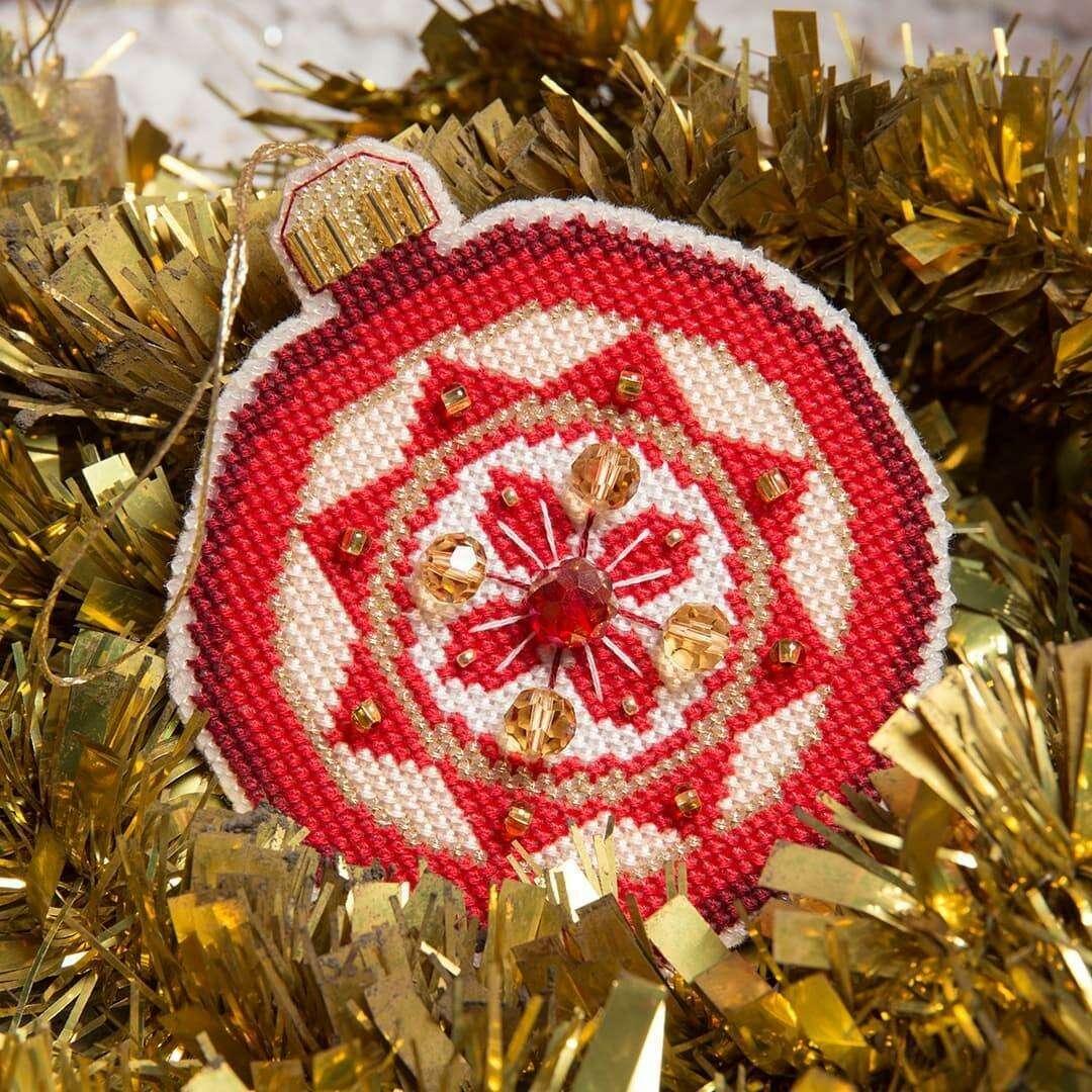 Christmas tree toy. Plastic Canvas Cross-stitch kit T-11C