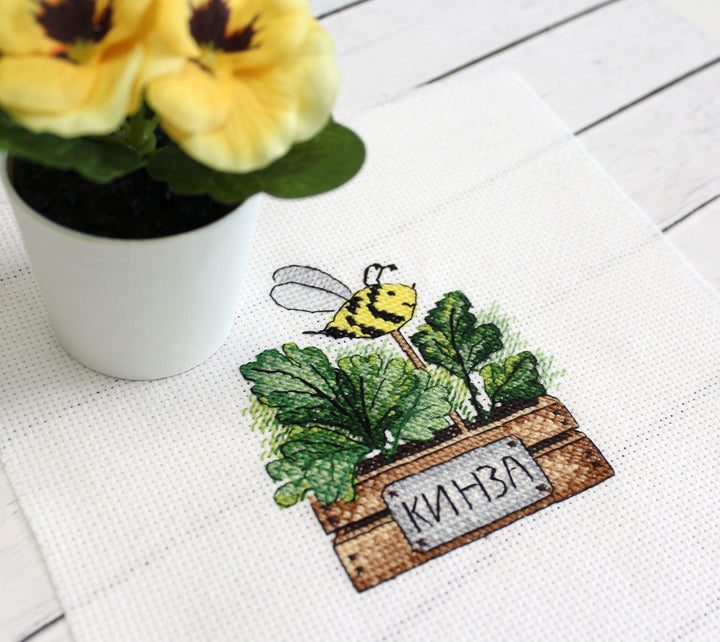 Coriander SM-638 Counted Cross Stitch Kit