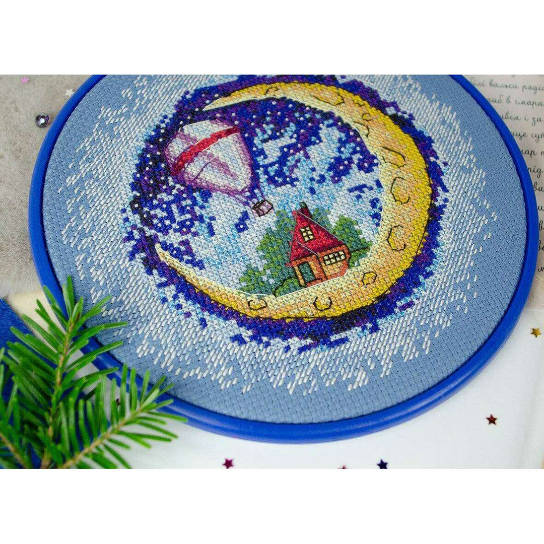 Counted Cross-stitch kit - A house on the Moon AHM-072
